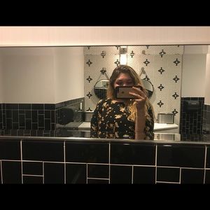Meet your Posher, Aisha
